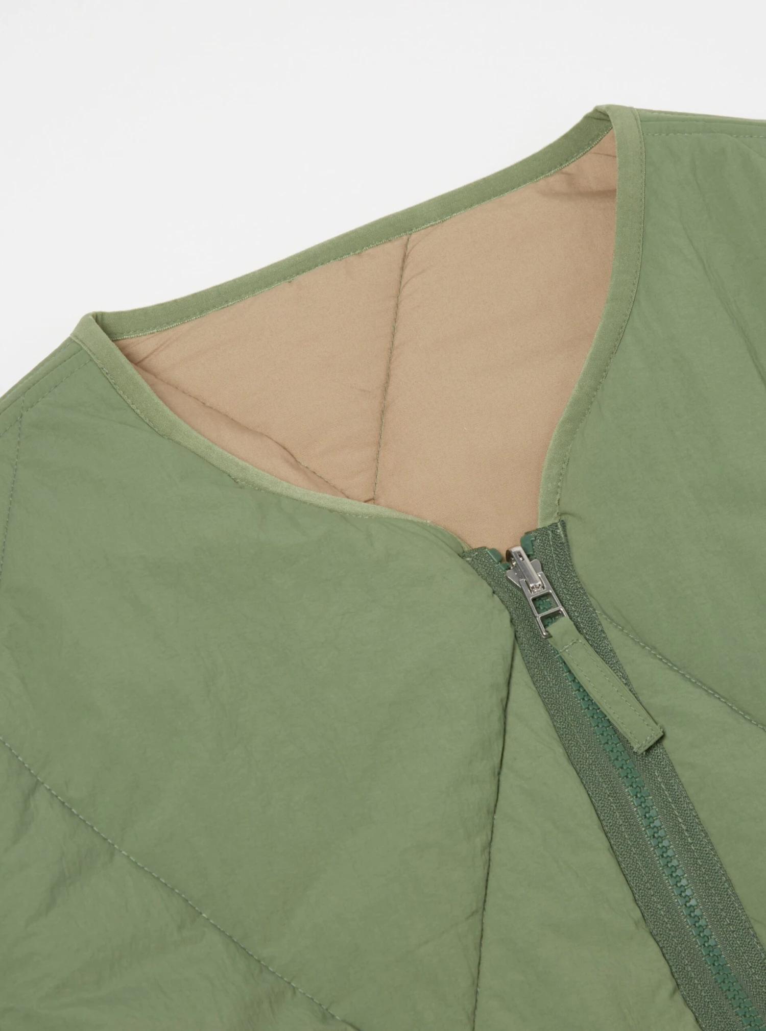 Universal Works Reversible Military Liner Jacket In Green/Sand Diamond Quilt Recycled Nylon - Image 5