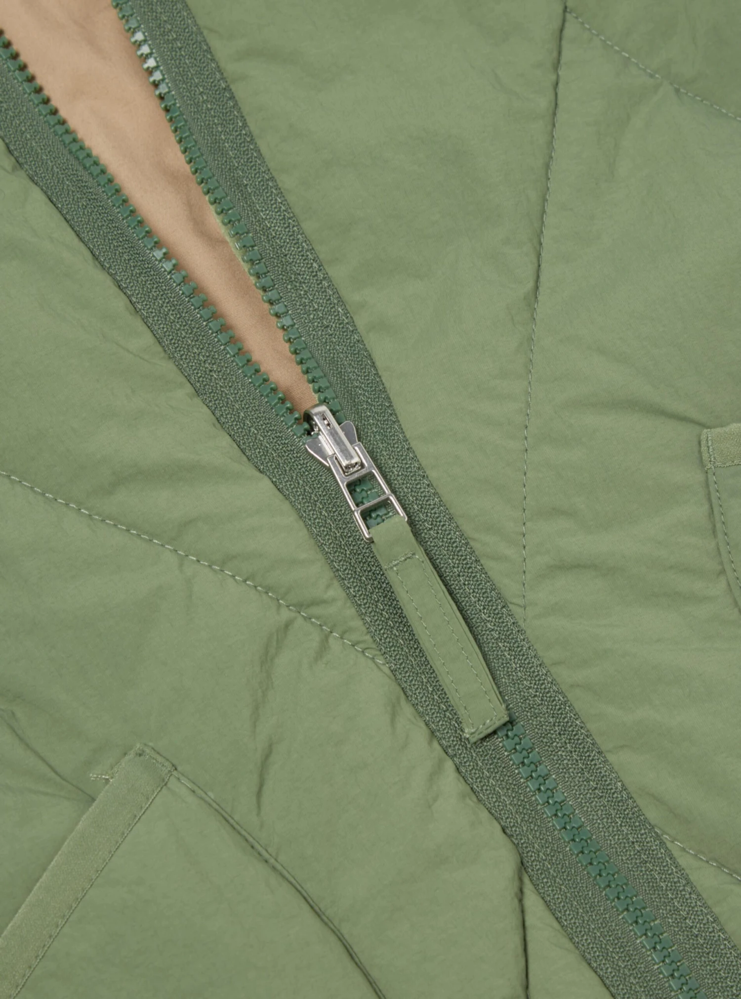 Universal Works Reversible Military Liner Jacket In Green/Sand Diamond Quilt Recycled Nylon - Image 8