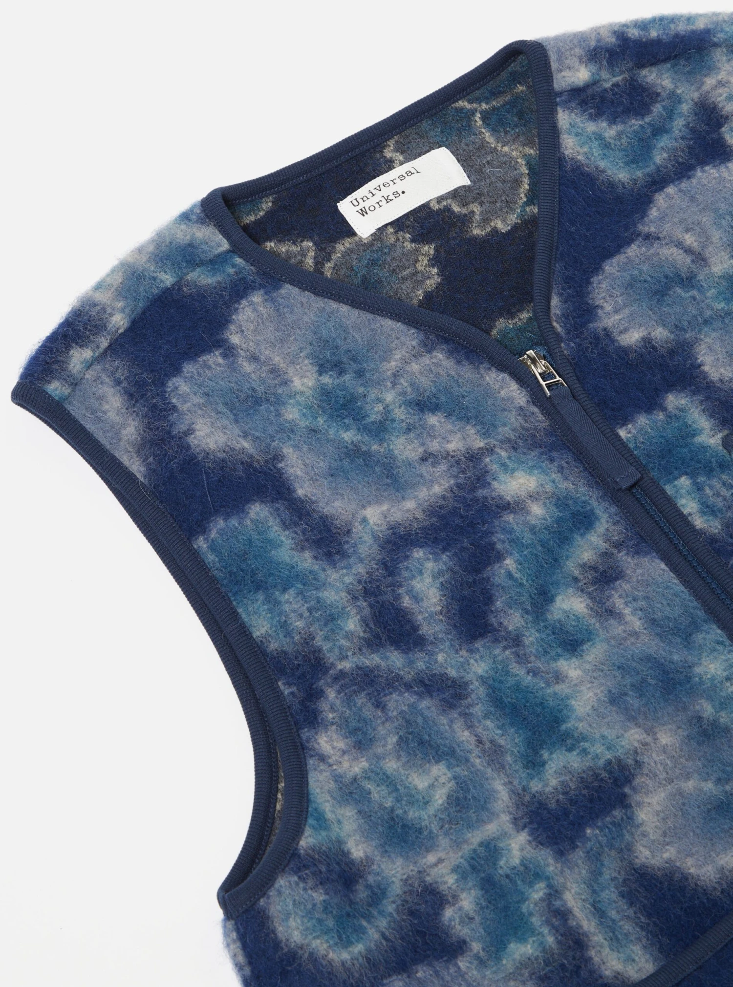 Universal Works Zip Gilet In Navy Flower Fleece - Image 3